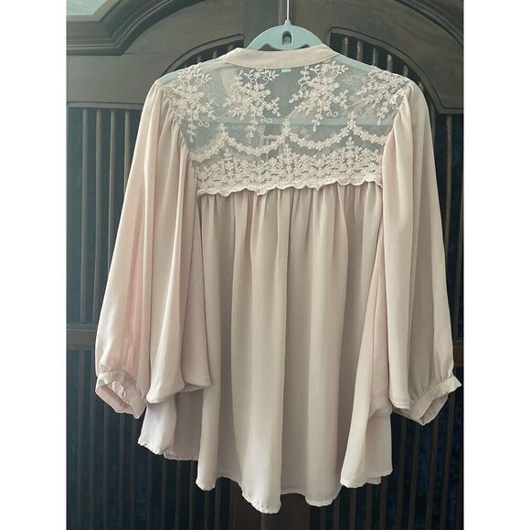 She + Sky Women’s Pink Lace Blouse M 70% Silk Boho Peasant Romantic Style - Picture 3 of 7